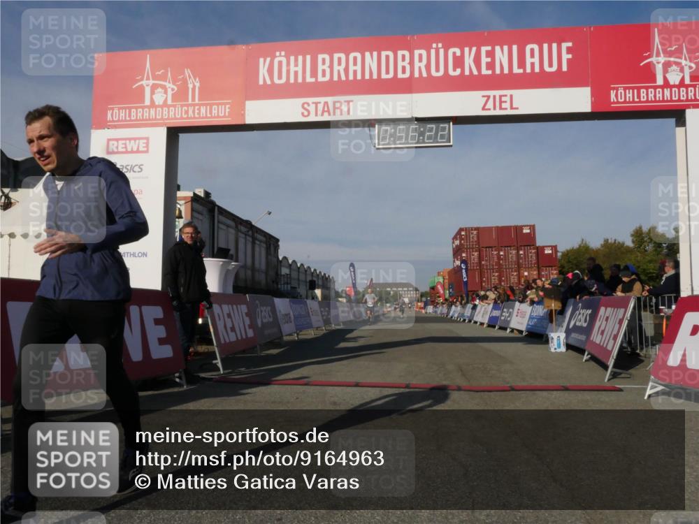 03.10.2025 - Köhlbrandbrückenlauf Matties Gatica Varas http://msf.ph/oto/9164963 03.10.2025 09:56:23 Ziel 1069, 3354 meine-sportfotos.de