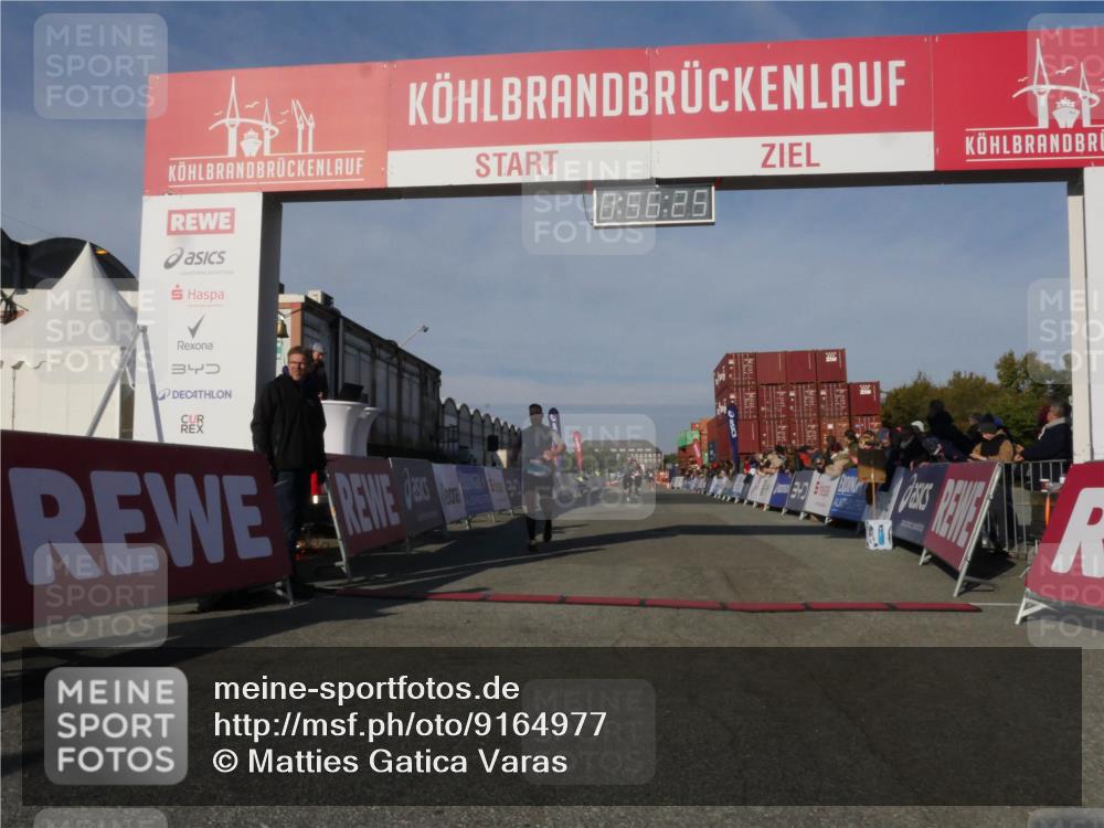 03.10.2025 - Köhlbrandbrückenlauf Matties Gatica Varas http://msf.ph/oto/9164977 03.10.2025 09:56:27 Ziel 1069, 1085, 1421, 3354 meine-sportfotos.de