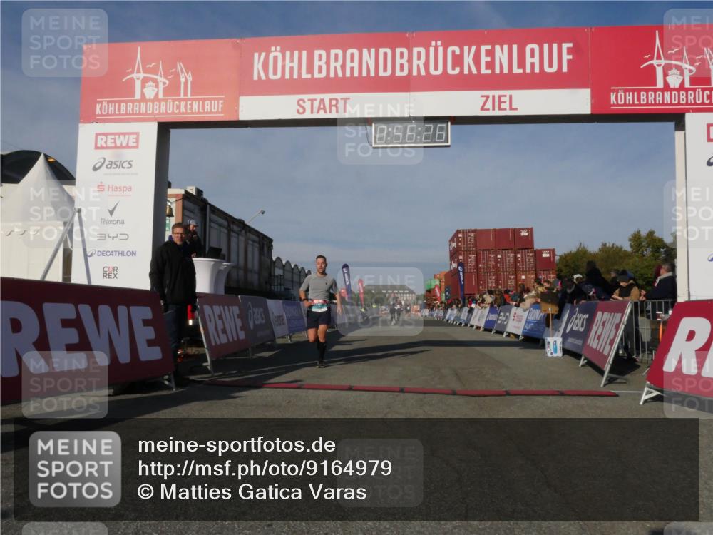 03.10.2025 - Köhlbrandbrückenlauf Matties Gatica Varas http://msf.ph/oto/9164979 03.10.2025 09:56:28 Ziel 1069, 1085, 1421, 3354, 3544 meine-sportfotos.de