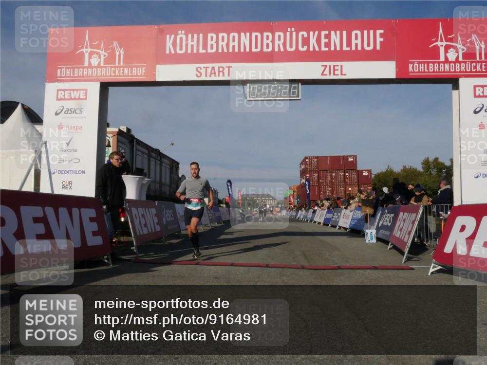 03.10.2025 - Köhlbrandbrückenlauf Matties Gatica Varas http://msf.ph/oto/9164981 03.10.2025 09:56:28 Ziel 1069, 1085, 1421, 3354, 3544 meine-sportfotos.de