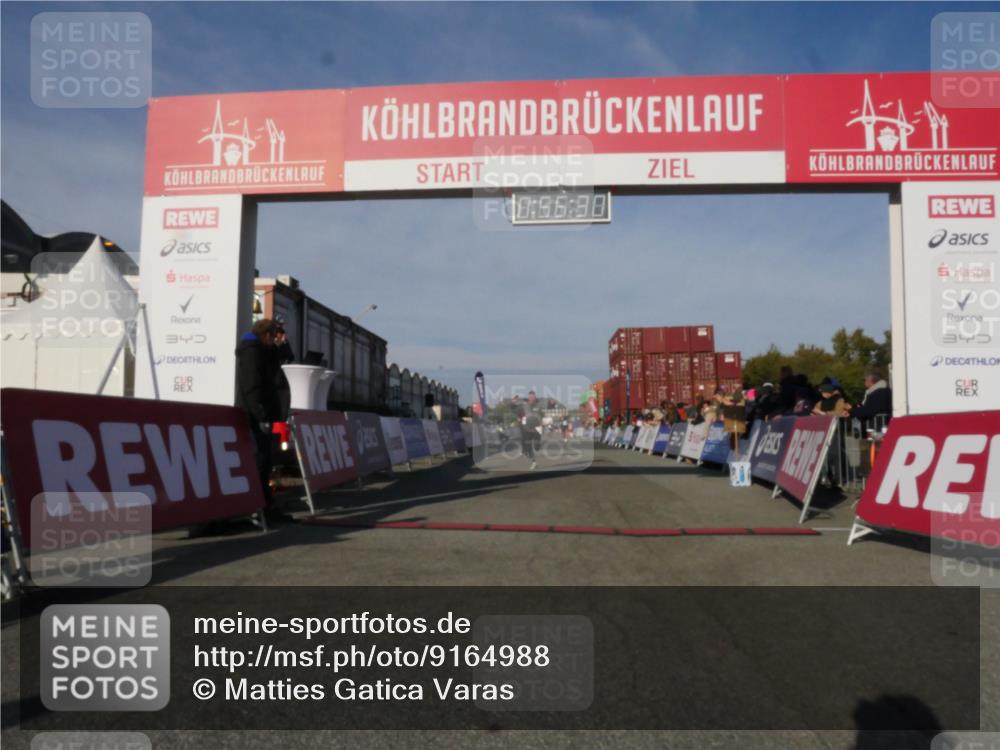 03.10.2025 - Köhlbrandbrückenlauf Matties Gatica Varas http://msf.ph/oto/9164988 03.10.2025 09:56:32 Ziel 1085, 1421, 3354, 3402, 3544 meine-sportfotos.de