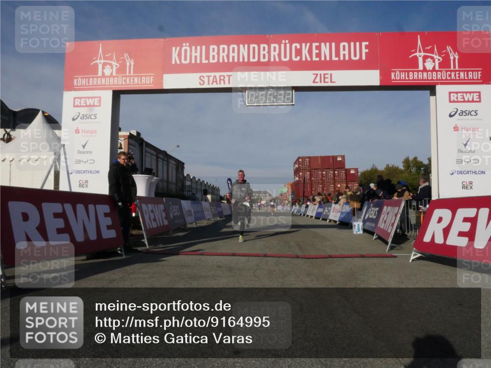 03.10.2025 - Köhlbrandbrückenlauf Matties Gatica Varas http://msf.ph/oto/9164995 03.10.2025 09:56:34 Ziel 1085, 1421, 3354, 3402, 3544 meine-sportfotos.de