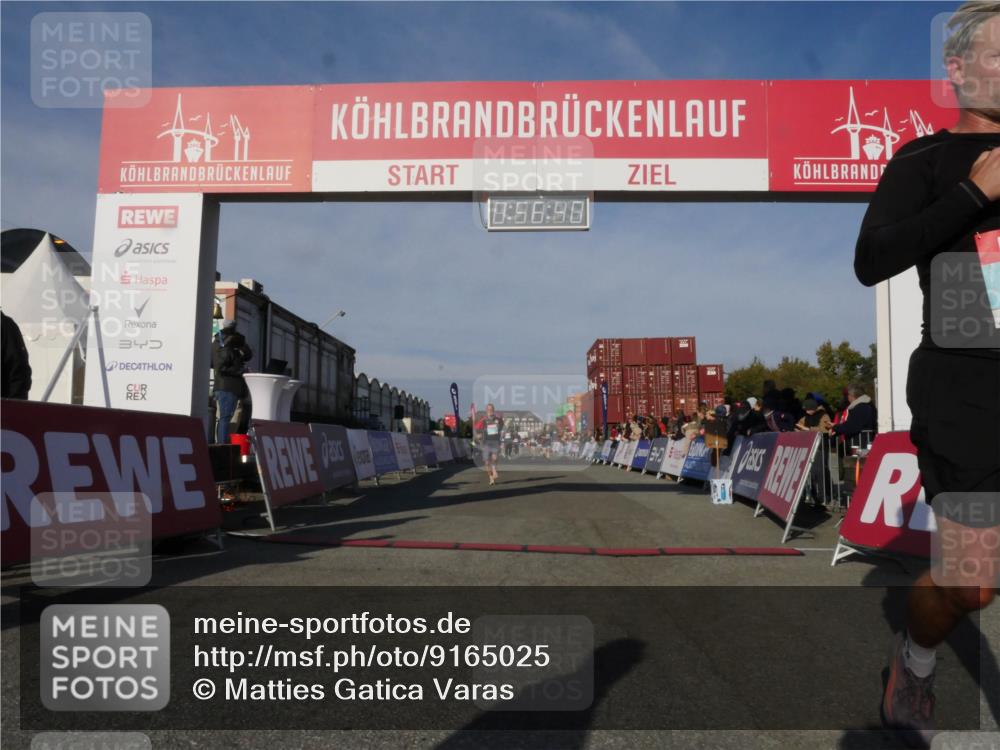 03.10.2025 - Köhlbrandbrückenlauf Matties Gatica Varas http://msf.ph/oto/9165025 03.10.2025 09:56:41 Ziel 1023, 1065, 1103, 1150, 1261, 1703, 3402, 3763 meine-sportfotos.de
