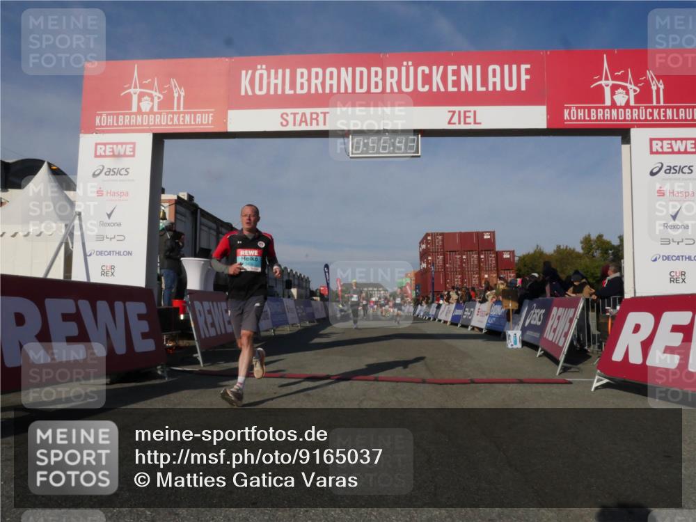 03.10.2025 - Köhlbrandbrückenlauf Matties Gatica Varas http://msf.ph/oto/9165037 03.10.2025 09:56:44 Ziel 1023, 1050, 1065, 1103, 1150, 1261, 1703, 3402, 3491, 3763 meine-sportfotos.de
