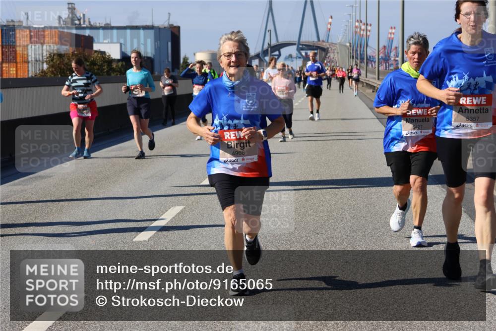 03.10.2025 - Köhlbrandbrückenlauf Strokosch-Dieckow http://msf.ph/oto/9165065 03.10.2025 13:12:40 Position 3 15, 4966, 5427, 5357 meine-sportfotos.de