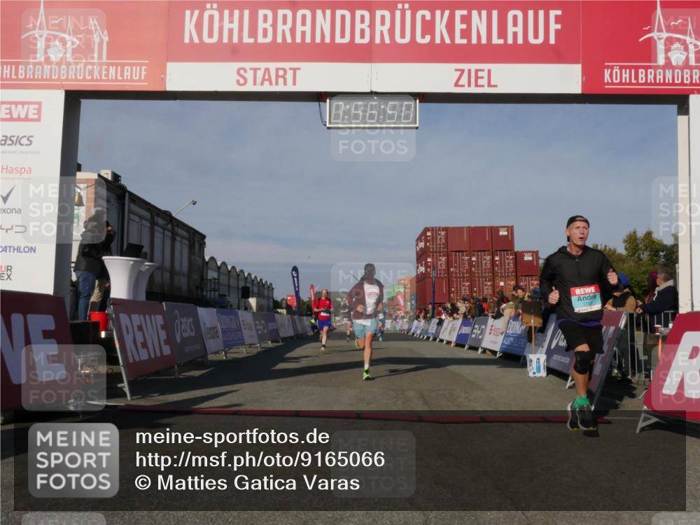 03.10.2025 - Köhlbrandbrückenlauf Matties Gatica Varas http://msf.ph/oto/9165066 03.10.2025 09:56:52 Ziel 1050, 1065, 1086, 1275, 1703, 2844, 3491, 3531 meine-sportfotos.de