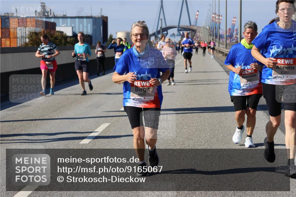 03.10.2025 - Köhlbrandbrückenlauf Strokosch-Dieckow http://msf.ph/oto/9165067 03.10.2025 13:12:40 Position 3 15, 4966, 5427, 5357 meine-sportfotos.de