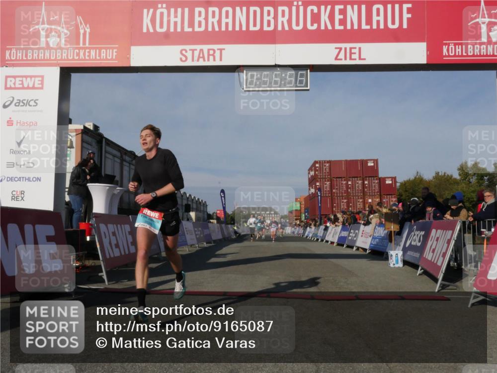 03.10.2025 - Köhlbrandbrückenlauf Matties Gatica Varas http://msf.ph/oto/9165087 03.10.2025 09:56:58 Ziel 1068, 1086, 1196, 1275, 1550, 2844, 2955, 3270 meine-sportfotos.de