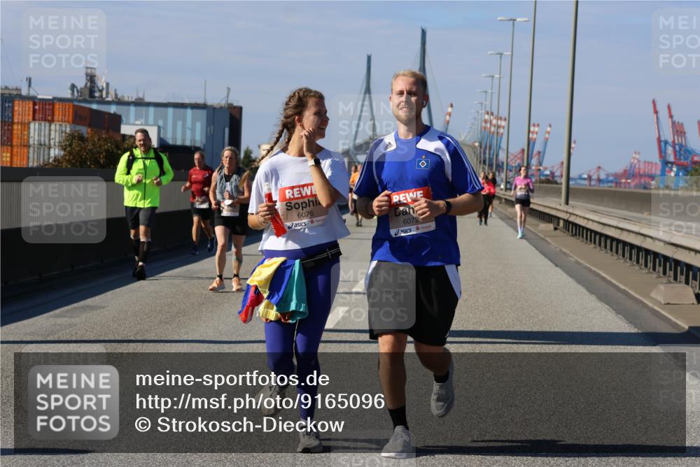 03.10.2025 - Köhlbrandbrückenlauf Strokosch-Dieckow http://msf.ph/oto/9165096 03.10.2025 13:12:52 Position 3 6076, 6072 meine-sportfotos.de