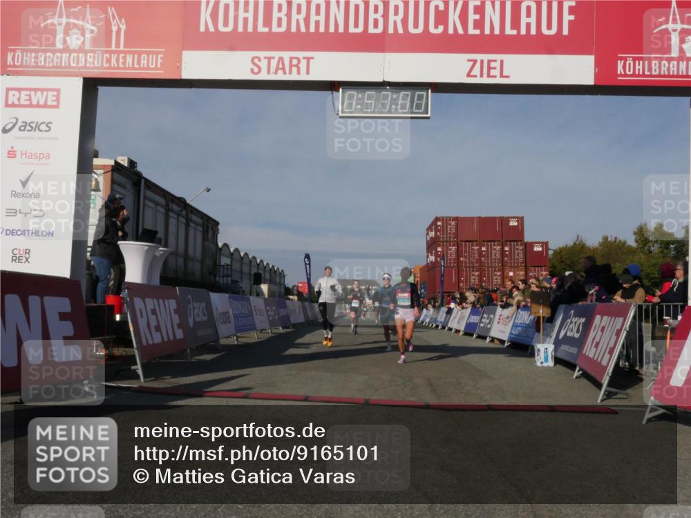 03.10.2025 - Köhlbrandbrückenlauf Matties Gatica Varas http://msf.ph/oto/9165101 03.10.2025 09:57:02 Ziel 1068, 1086, 1196, 1275, 1550, 2844, 2955, 3205, 3270, 3414 meine-sportfotos.de