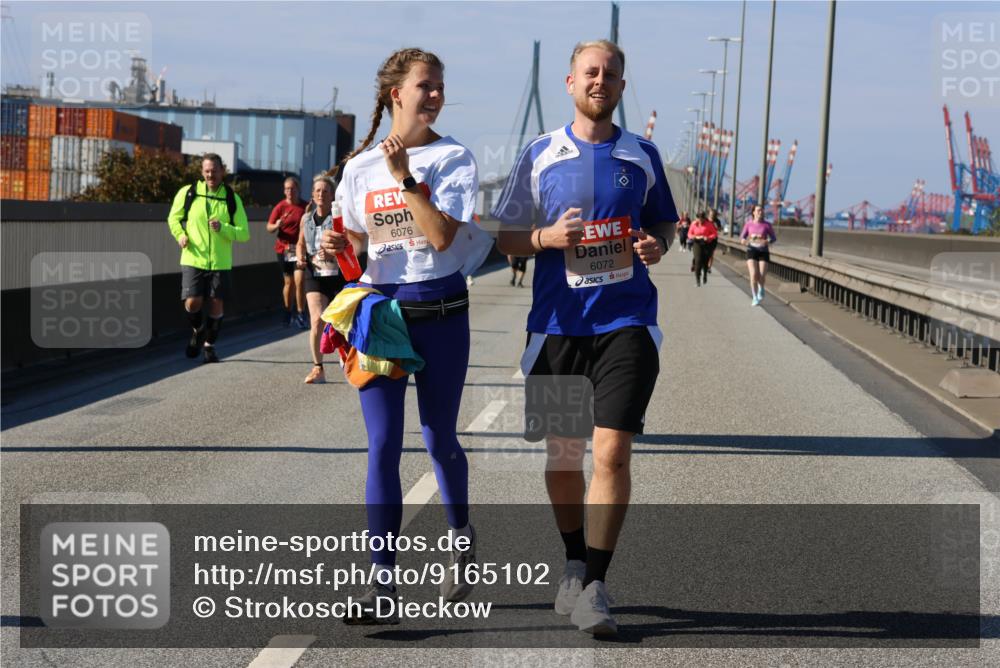 03.10.2025 - Köhlbrandbrückenlauf Strokosch-Dieckow http://msf.ph/oto/9165102 03.10.2025 13:12:52 Position 3 6076, 6072 meine-sportfotos.de