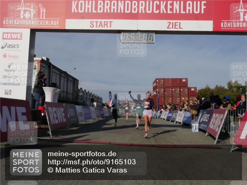 03.10.2025 - Köhlbrandbrückenlauf Matties Gatica Varas http://msf.ph/oto/9165103 03.10.2025 09:57:02 Ziel 1068, 1086, 1196, 1275, 1550, 2844, 2955, 3205, 3270, 3414 meine-sportfotos.de