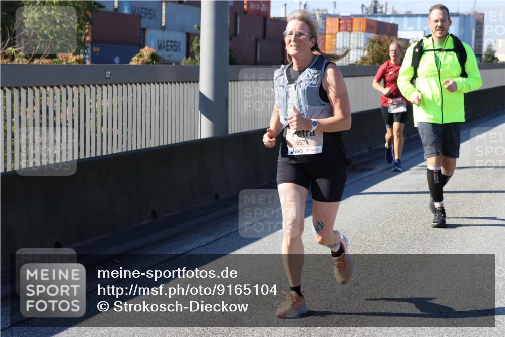 03.10.2025 - Köhlbrandbrückenlauf Strokosch-Dieckow http://msf.ph/oto/9165104 03.10.2025 13:12:58 Position 3 6574 meine-sportfotos.de