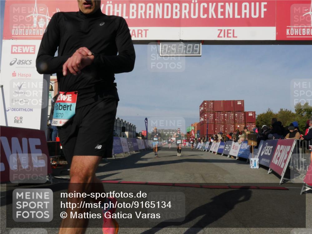 03.10.2025 - Köhlbrandbrückenlauf Matties Gatica Varas http://msf.ph/oto/9165134 03.10.2025 09:57:10 Ziel 1090, 1258, 3205, 3414, 3705 meine-sportfotos.de