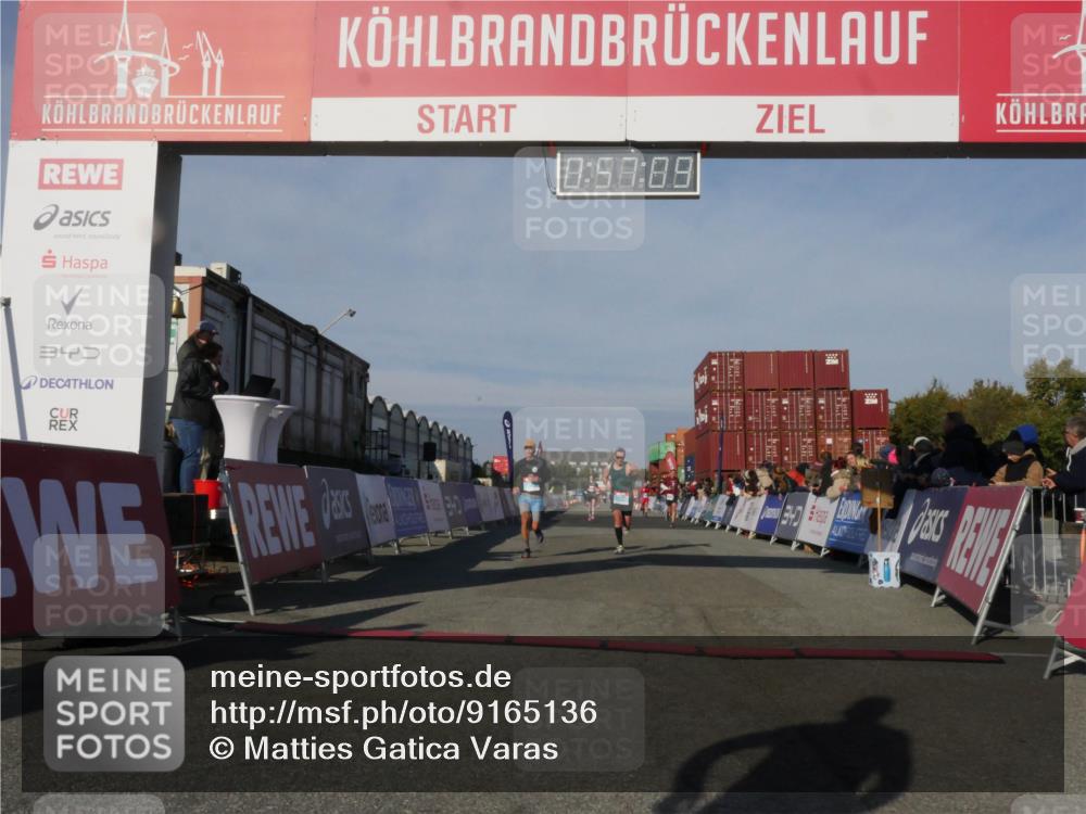 03.10.2025 - Köhlbrandbrückenlauf Matties Gatica Varas http://msf.ph/oto/9165136 03.10.2025 09:57:11 Ziel 1090, 1258, 3205, 3414, 3705 meine-sportfotos.de
