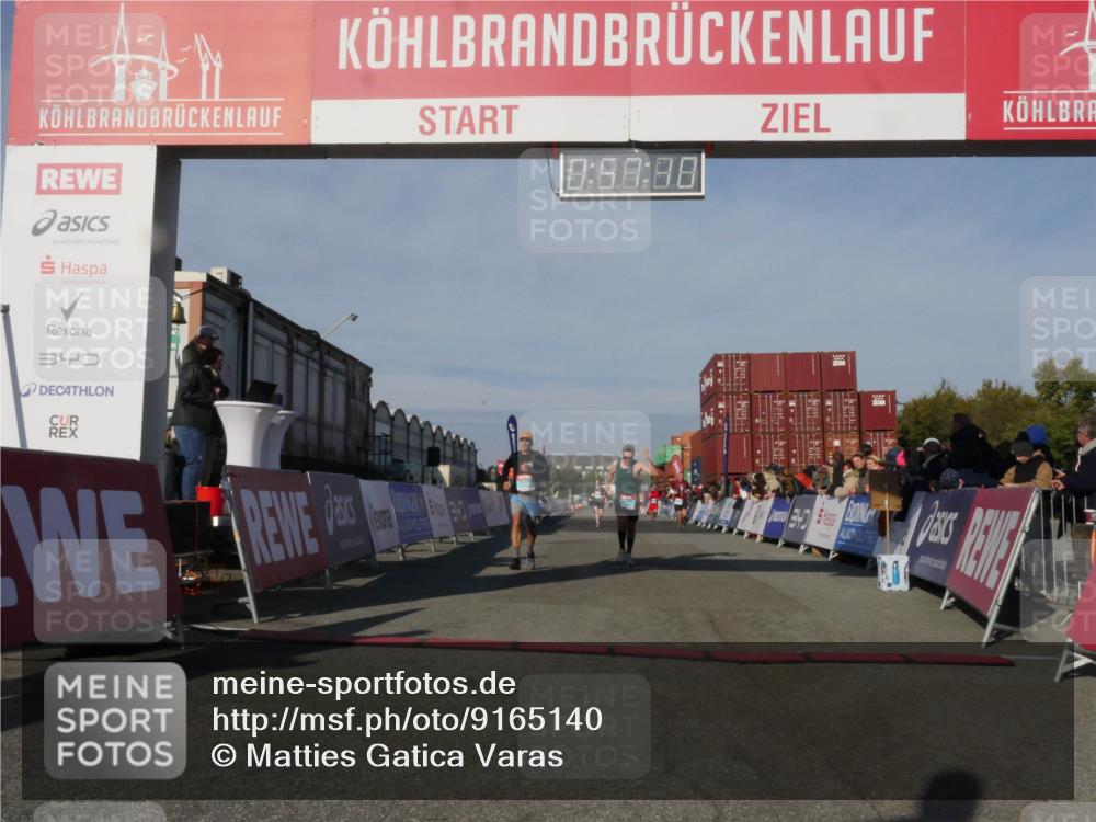 03.10.2025 - Köhlbrandbrückenlauf Matties Gatica Varas http://msf.ph/oto/9165140 03.10.2025 09:57:11 Ziel 1090, 1258, 3205, 3414, 3705 meine-sportfotos.de