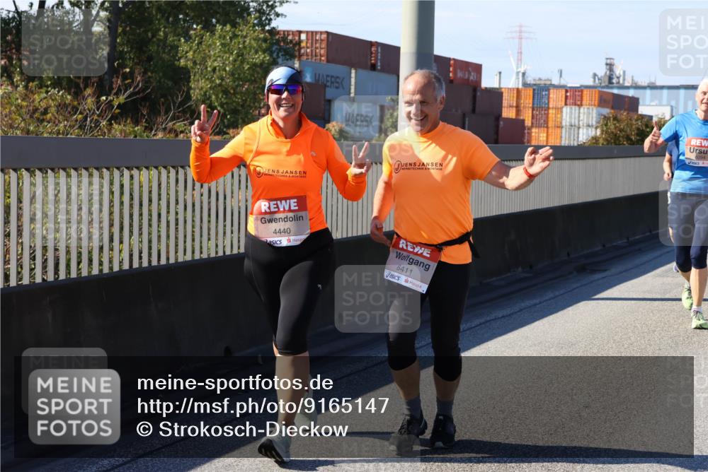03.10.2025 - Köhlbrandbrückenlauf Strokosch-Dieckow http://msf.ph/oto/9165147 03.10.2025 13:13:14 Position 3 4440, 6411, 6094 meine-sportfotos.de