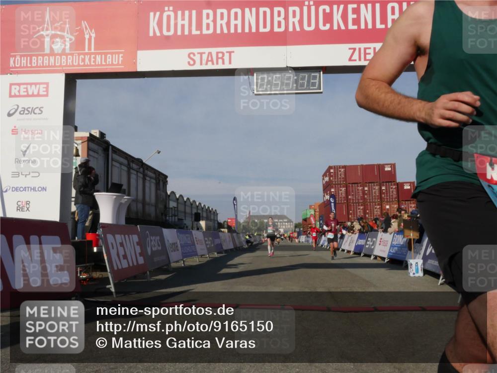 03.10.2025 - Köhlbrandbrückenlauf Matties Gatica Varas http://msf.ph/oto/9165150 03.10.2025 09:57:15 Ziel 1090, 1180, 1258, 3705 meine-sportfotos.de