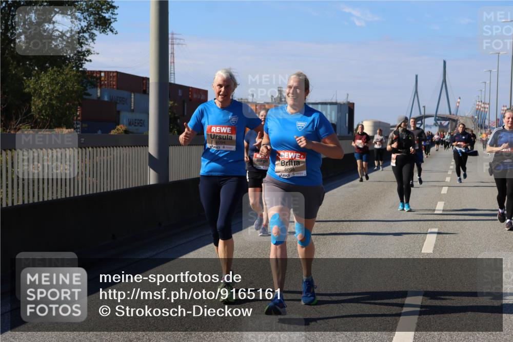 03.10.2025 - Köhlbrandbrückenlauf Strokosch-Dieckow http://msf.ph/oto/9165161 03.10.2025 13:13:16 Position 3 6094, 6095 meine-sportfotos.de