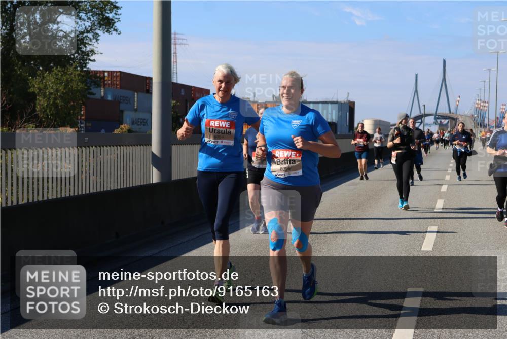03.10.2025 - Köhlbrandbrückenlauf Strokosch-Dieckow http://msf.ph/oto/9165163 03.10.2025 13:13:16 Position 3 6094, 6095 meine-sportfotos.de