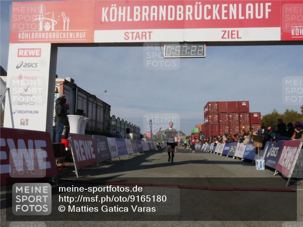 03.10.2025 - Köhlbrandbrückenlauf Matties Gatica Varas http://msf.ph/oto/9165180 03.10.2025 09:57:23 Ziel 1010, 1101, 1180, 2708, 2760, 3518 meine-sportfotos.de