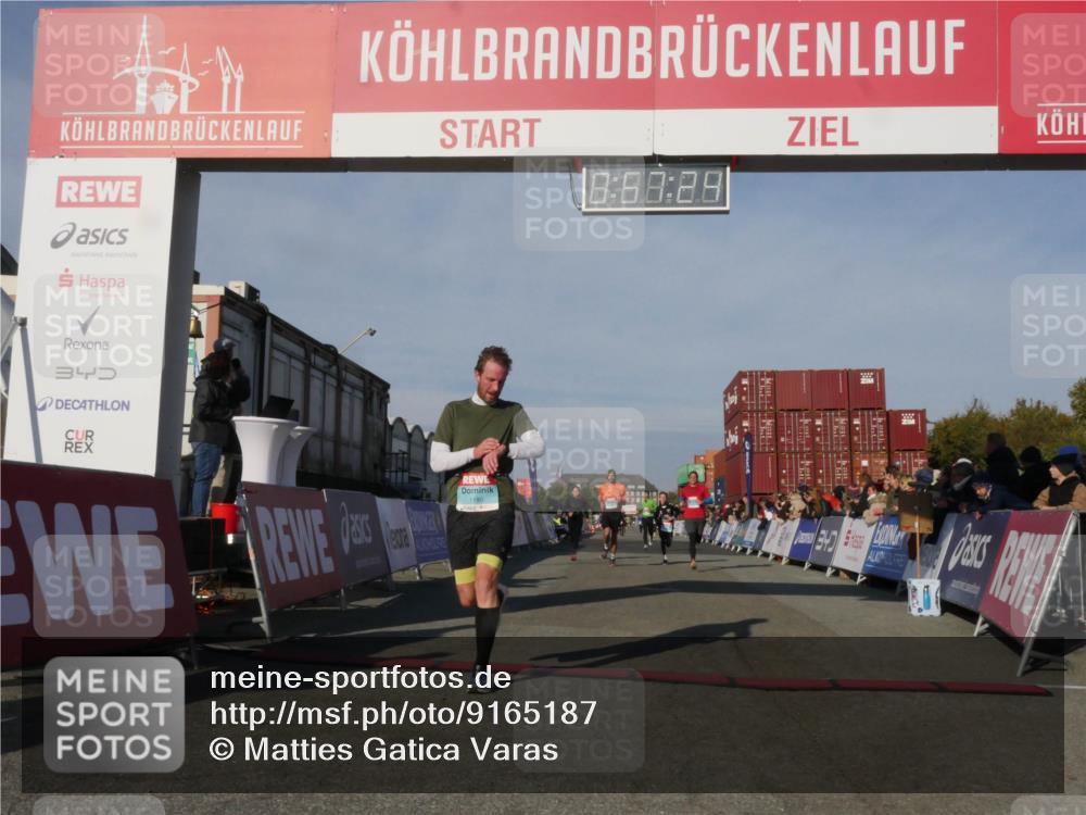 03.10.2025 - Köhlbrandbrückenlauf Matties Gatica Varas http://msf.ph/oto/9165187 03.10.2025 09:57:25 Ziel 1010, 1101, 1180, 2708, 2760, 2820, 3518, 3795 meine-sportfotos.de