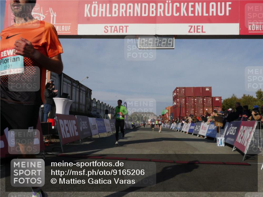 03.10.2025 - Köhlbrandbrückenlauf Matties Gatica Varas http://msf.ph/oto/9165206 03.10.2025 09:57:31 Ziel 1010, 1541, 2759, 2819, 2820, 3795 meine-sportfotos.de