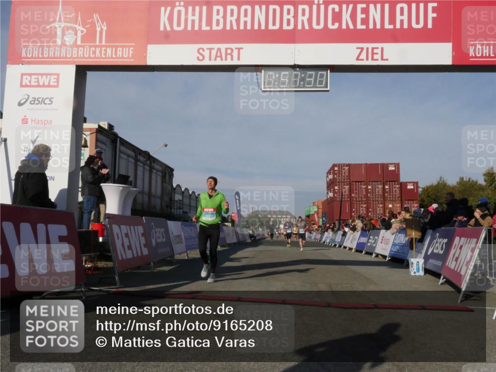 03.10.2025 - Köhlbrandbrückenlauf Matties Gatica Varas http://msf.ph/oto/9165208 03.10.2025 09:57:31 Ziel 1010, 1541, 2759, 2819, 2820, 3795 meine-sportfotos.de
