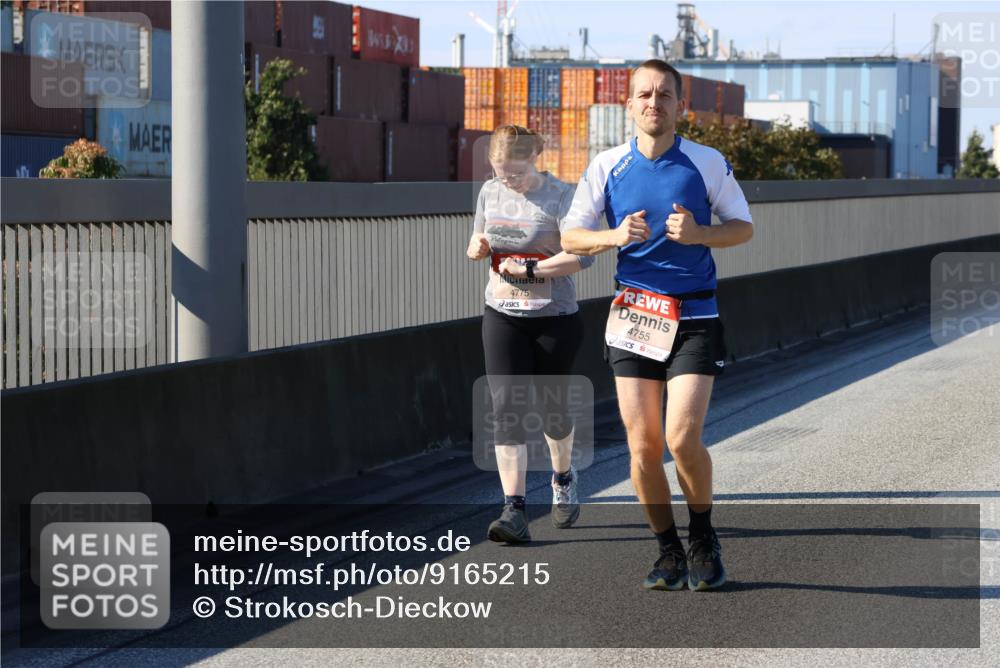 03.10.2025 - Köhlbrandbrückenlauf Strokosch-Dieckow http://msf.ph/oto/9165215 03.10.2025 13:13:26 Position 3 1221, 4775, 4755, 11 meine-sportfotos.de