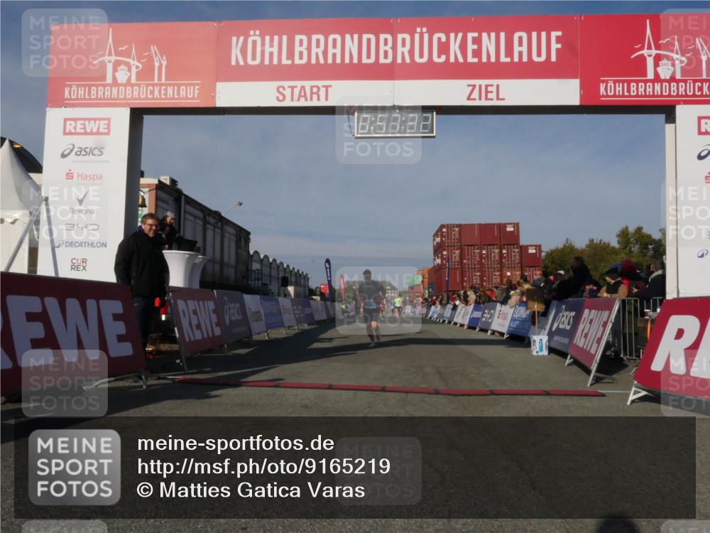 03.10.2025 - Köhlbrandbrückenlauf Matties Gatica Varas http://msf.ph/oto/9165219 03.10.2025 09:57:34 Ziel 1541, 2759, 2819, 2820, 3335, 3795 meine-sportfotos.de