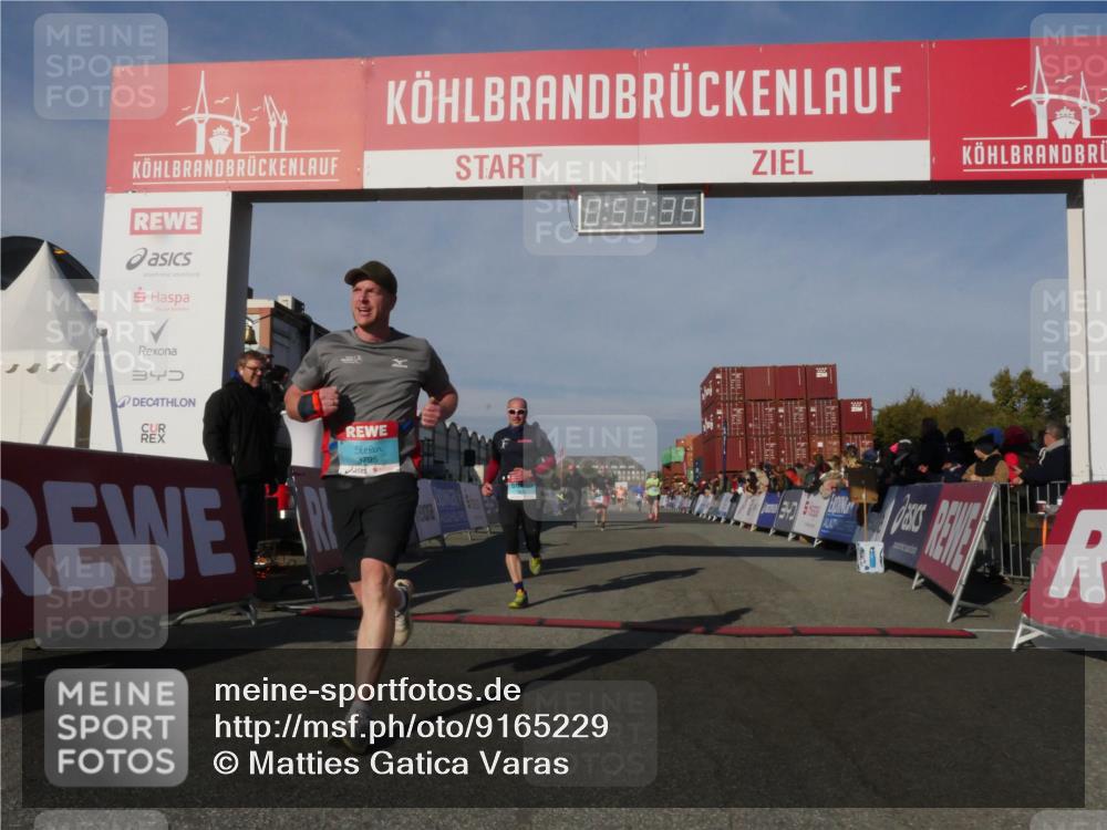 03.10.2025 - Köhlbrandbrückenlauf Matties Gatica Varas http://msf.ph/oto/9165229 03.10.2025 09:57:37 Ziel 1083, 1541, 2759, 2801, 2802, 2819, 2820, 3043, 3335 meine-sportfotos.de