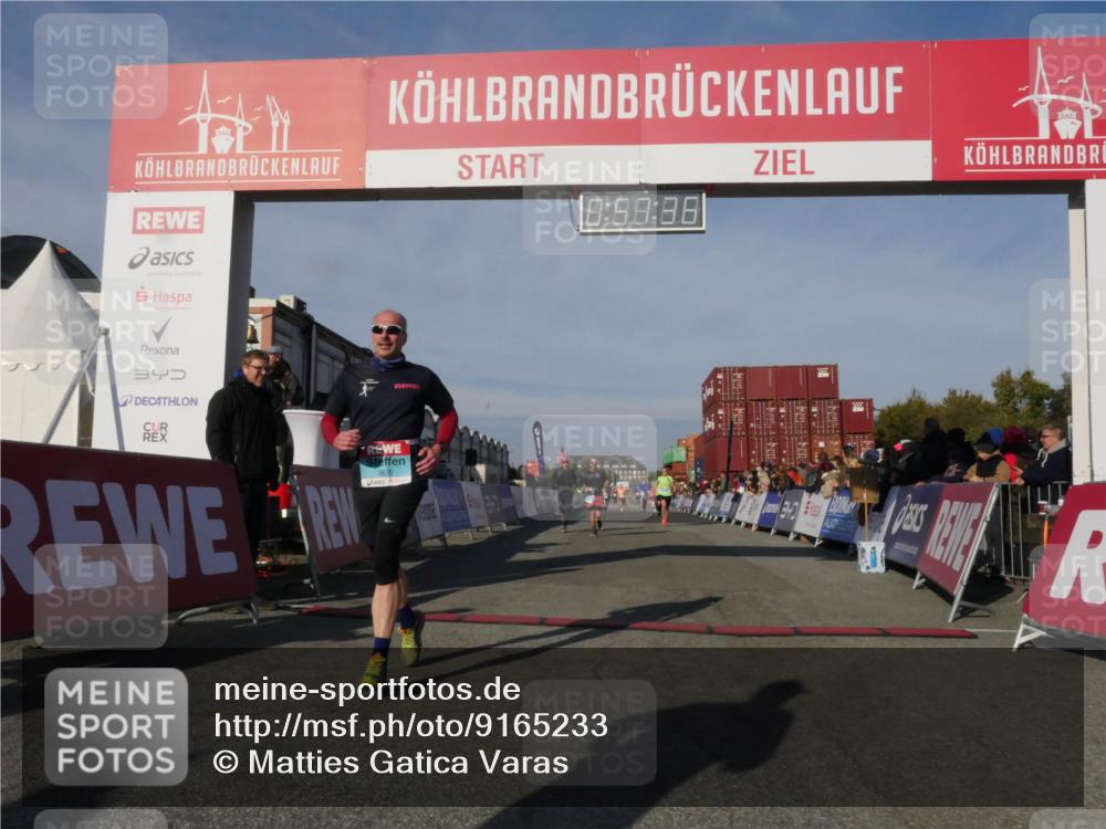 03.10.2025 - Köhlbrandbrückenlauf Matties Gatica Varas http://msf.ph/oto/9165233 03.10.2025 09:57:38 Ziel 1083, 1541, 2759, 2801, 2802, 2819, 3043, 3335 meine-sportfotos.de