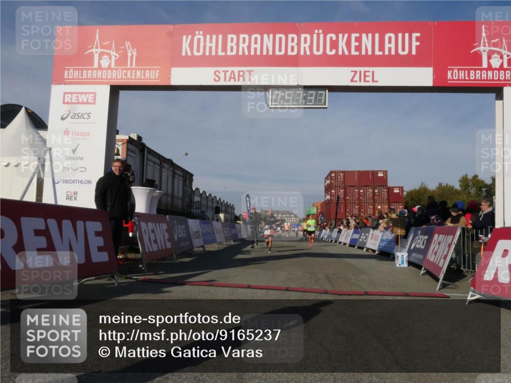 03.10.2025 - Köhlbrandbrückenlauf Matties Gatica Varas http://msf.ph/oto/9165237 03.10.2025 09:57:39 Ziel 1083, 1541, 2759, 2801, 2802, 2819, 3043, 3335 meine-sportfotos.de