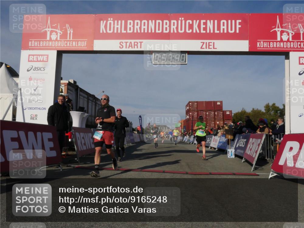 03.10.2025 - Köhlbrandbrückenlauf Matties Gatica Varas http://msf.ph/oto/9165248 03.10.2025 09:57:41 Ziel 1083, 1541, 2759, 2801, 2802, 2811, 2819, 3043, 3335 meine-sportfotos.de