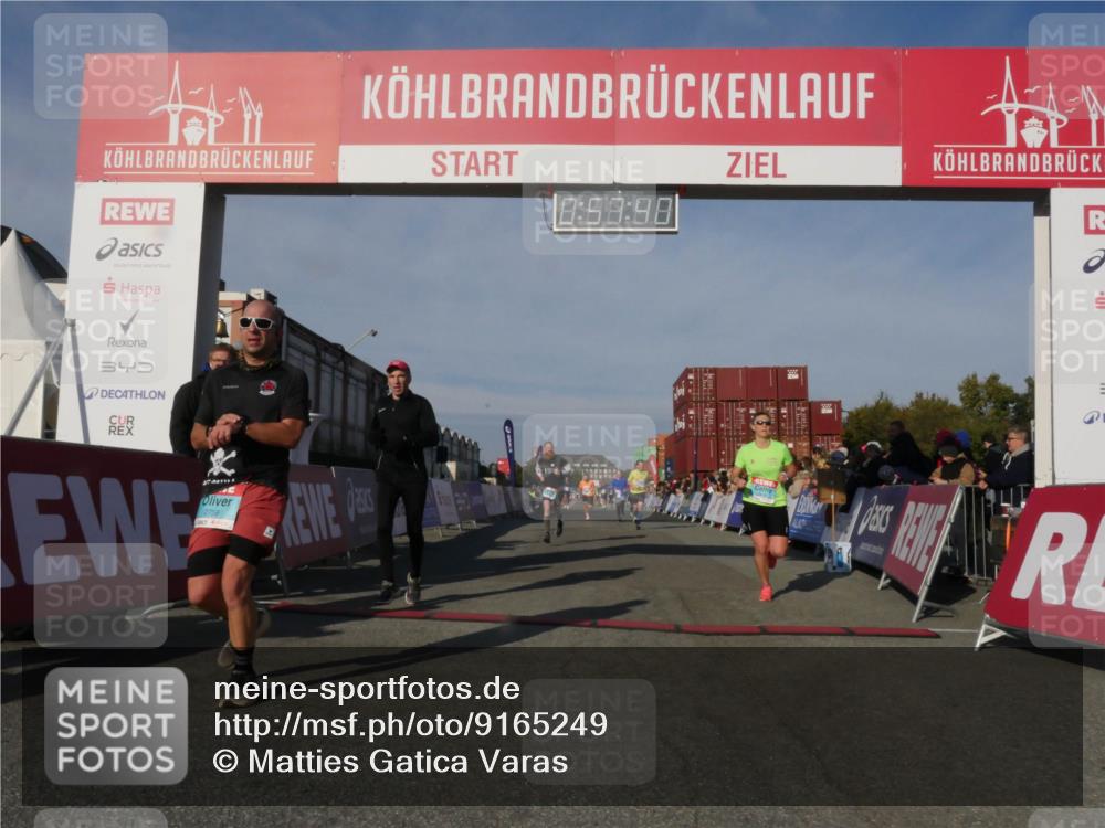 03.10.2025 - Köhlbrandbrückenlauf Matties Gatica Varas http://msf.ph/oto/9165249 03.10.2025 09:57:42 Ziel 1083, 1265, 2801, 2802, 2811, 2819, 3043, 3335 meine-sportfotos.de