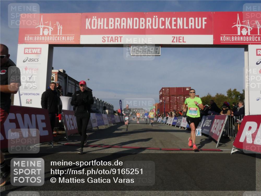 03.10.2025 - Köhlbrandbrückenlauf Matties Gatica Varas http://msf.ph/oto/9165251 03.10.2025 09:57:42 Ziel 1083, 1265, 2801, 2802, 2811, 2819, 3043, 3335 meine-sportfotos.de
