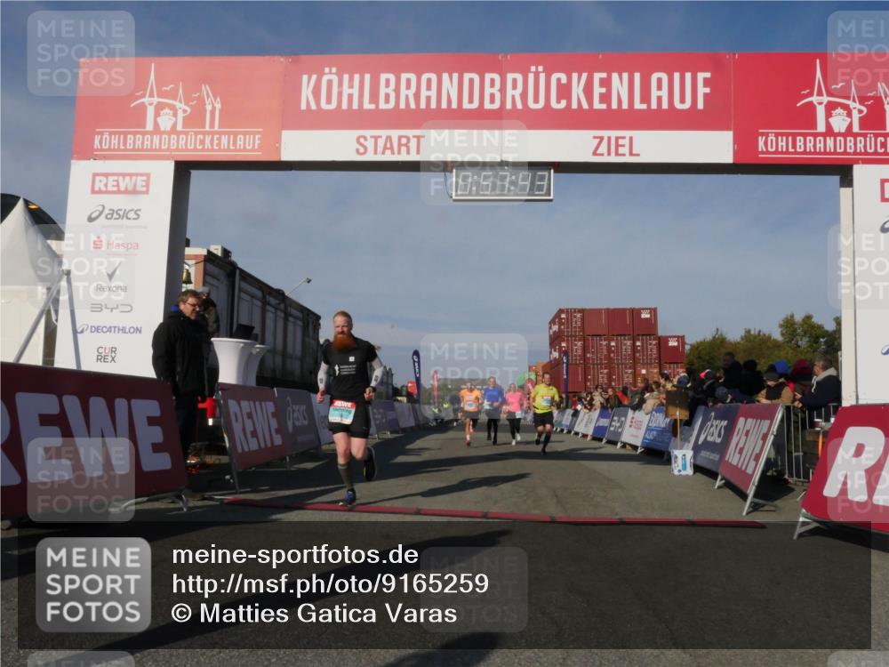 03.10.2025 - Köhlbrandbrückenlauf Matties Gatica Varas http://msf.ph/oto/9165259 03.10.2025 09:57:44 Ziel 1083, 1135, 1265, 2801, 2802, 2811, 3043, 3335 meine-sportfotos.de