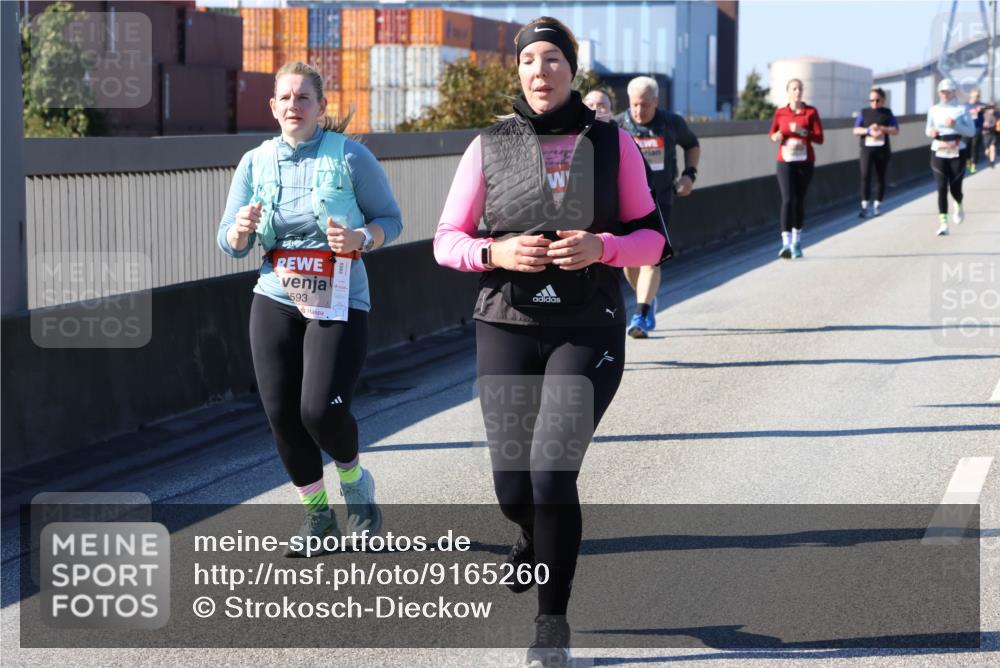 03.10.2025 - Köhlbrandbrückenlauf Strokosch-Dieckow http://msf.ph/oto/9165260 03.10.2025 13:13:48 Position 3 593 meine-sportfotos.de