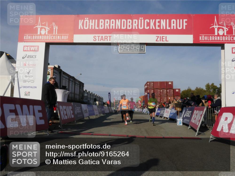 03.10.2025 - Köhlbrandbrückenlauf Matties Gatica Varas http://msf.ph/oto/9165264 03.10.2025 09:57:46 Ziel 1083, 1135, 1265, 2801, 2802, 2811, 3043, 3211 meine-sportfotos.de