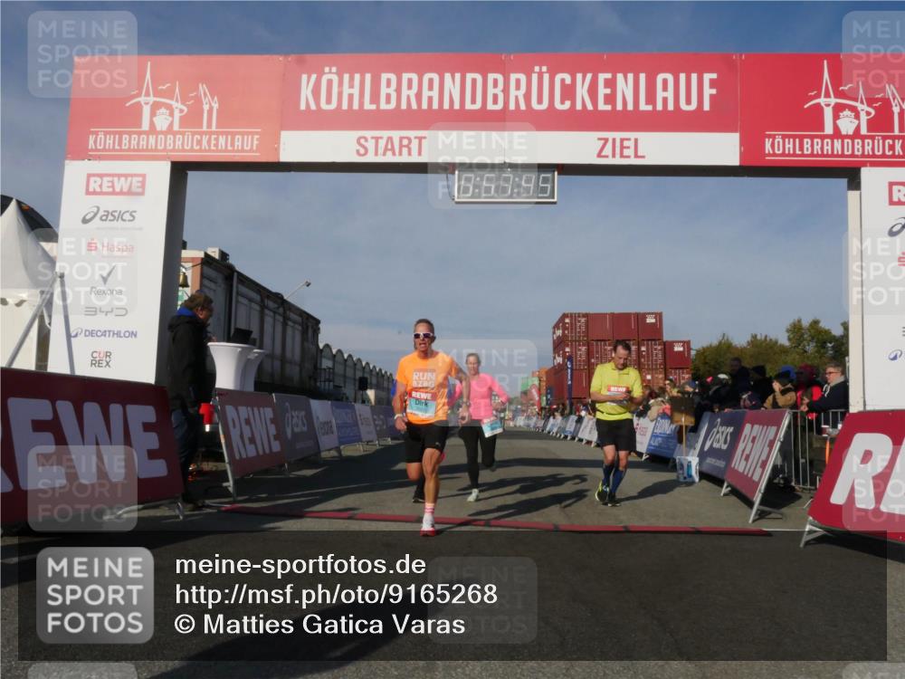 03.10.2025 - Köhlbrandbrückenlauf Matties Gatica Varas http://msf.ph/oto/9165268 03.10.2025 09:57:47 Ziel 1083, 1135, 1265, 2801, 2802, 2811, 3043, 3211 meine-sportfotos.de