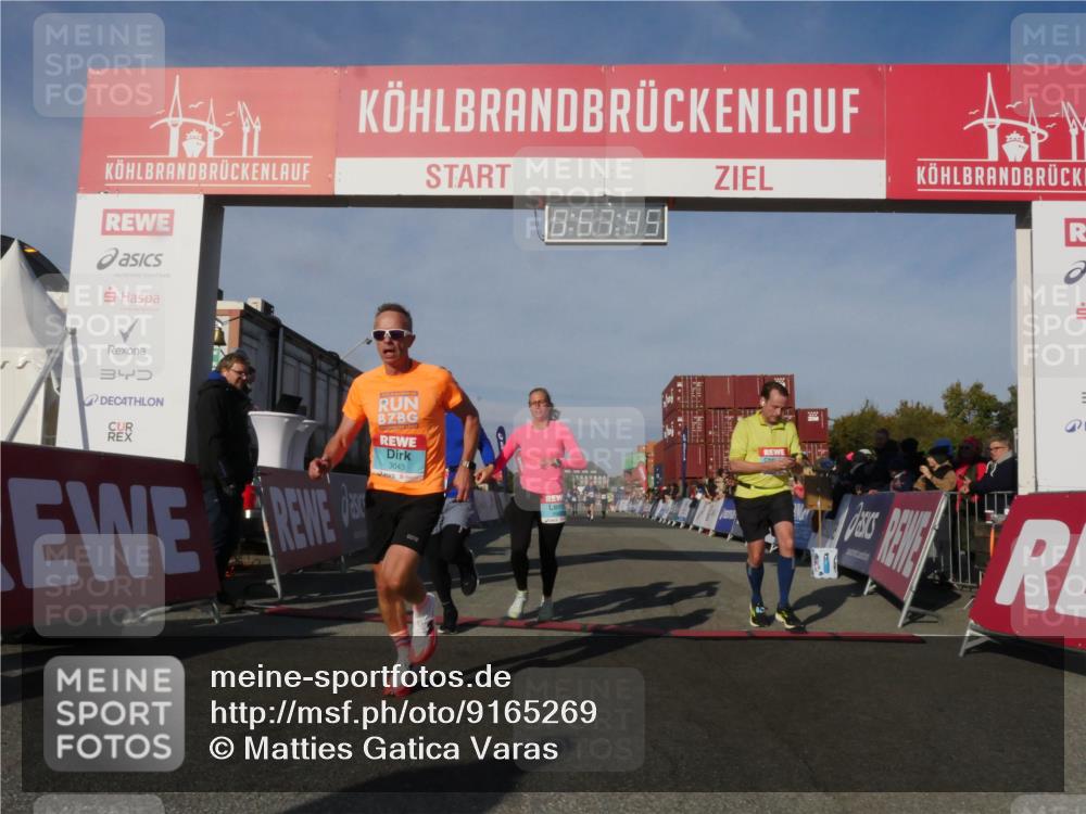 03.10.2025 - Köhlbrandbrückenlauf Matties Gatica Varas http://msf.ph/oto/9165269 03.10.2025 09:57:47 Ziel 1083, 1135, 1265, 2801, 2802, 2811, 3043, 3211 meine-sportfotos.de