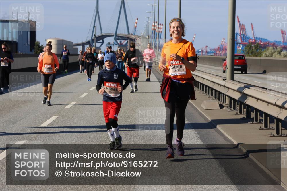 03.10.2025 - Köhlbrandbrückenlauf Strokosch-Dieckow http://msf.ph/oto/9165272 03.10.2025 13:13:57 Position 3 6357, 5808 meine-sportfotos.de