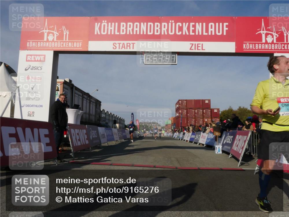 03.10.2025 - Köhlbrandbrückenlauf Matties Gatica Varas http://msf.ph/oto/9165276 03.10.2025 09:57:49 Ziel 1135, 1265, 2811, 3135, 3136, 3211 meine-sportfotos.de