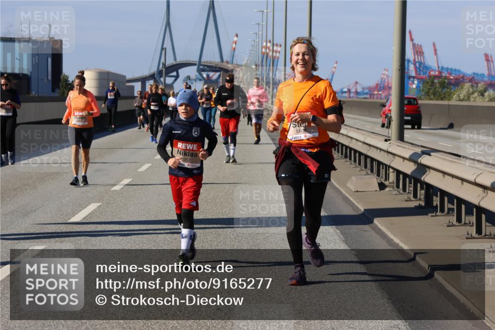 03.10.2025 - Köhlbrandbrückenlauf Strokosch-Dieckow http://msf.ph/oto/9165277 03.10.2025 13:13:58 Position 3 6357, 5808 meine-sportfotos.de