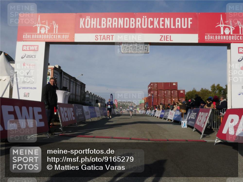03.10.2025 - Köhlbrandbrückenlauf Matties Gatica Varas http://msf.ph/oto/9165279 03.10.2025 09:57:50 Ziel 1135, 1265, 2811, 3135, 3136, 3211 meine-sportfotos.de
