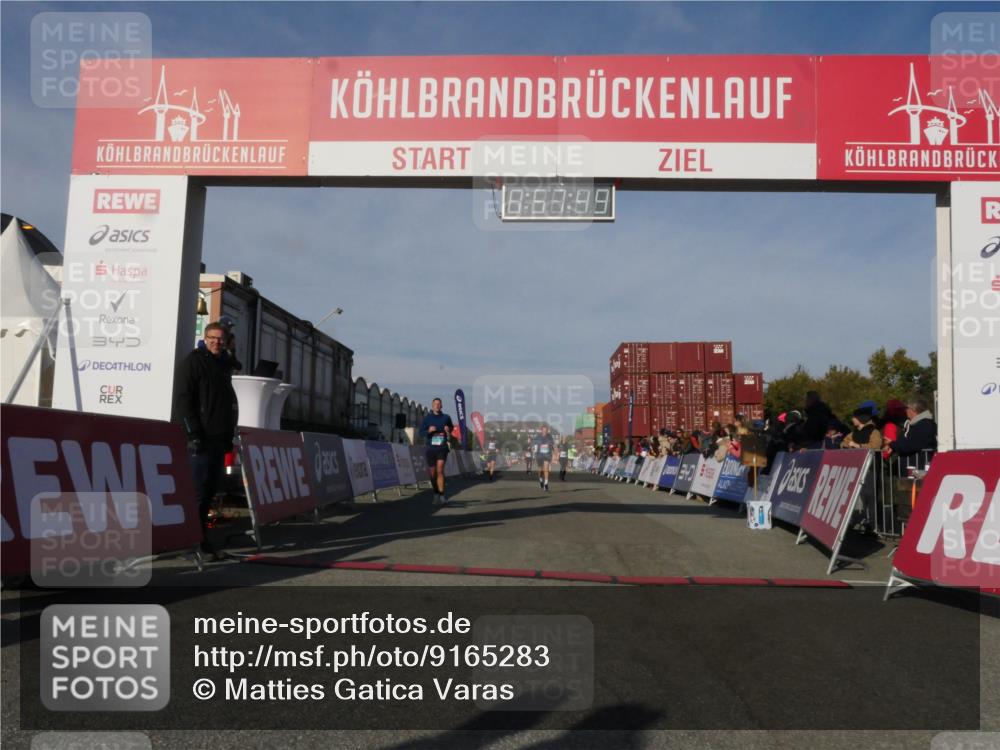 03.10.2025 - Köhlbrandbrückenlauf Matties Gatica Varas http://msf.ph/oto/9165283 03.10.2025 09:57:51 Ziel 1079, 1135, 1265, 2811, 3135, 3136, 3211 meine-sportfotos.de