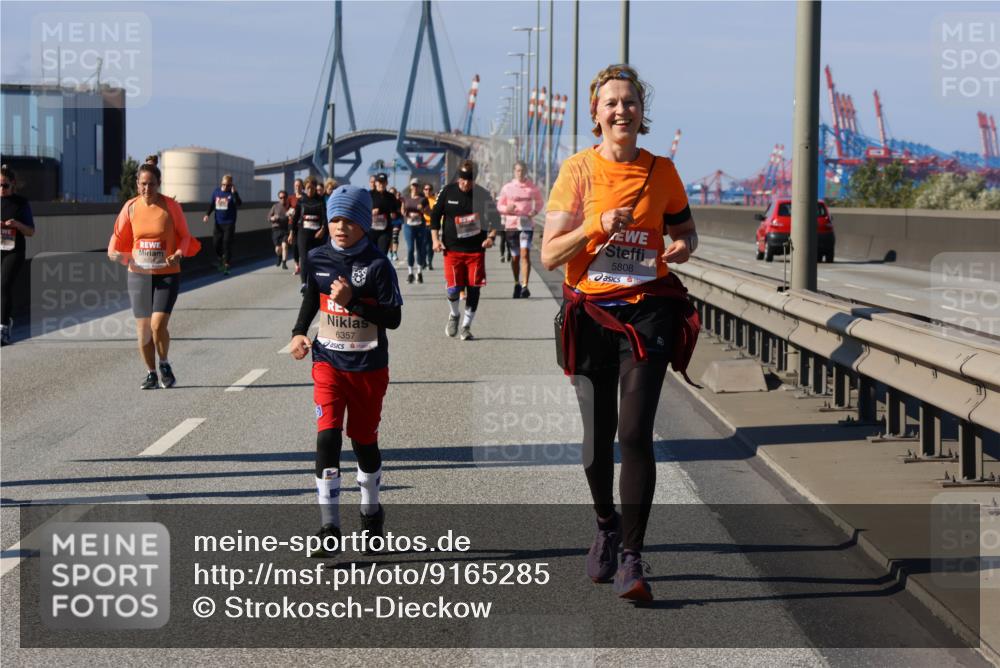 03.10.2025 - Köhlbrandbrückenlauf Strokosch-Dieckow http://msf.ph/oto/9165285 03.10.2025 13:13:58 Position 3 6357, 5808 meine-sportfotos.de