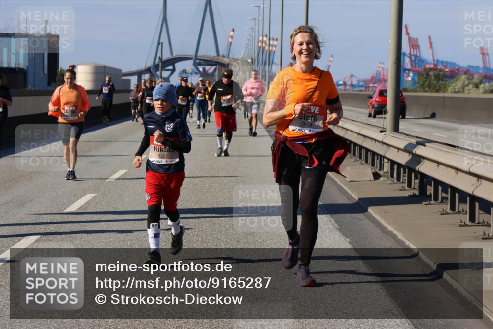 03.10.2025 - Köhlbrandbrückenlauf Strokosch-Dieckow http://msf.ph/oto/9165287 03.10.2025 13:13:58 Position 3 6357, 5808 meine-sportfotos.de