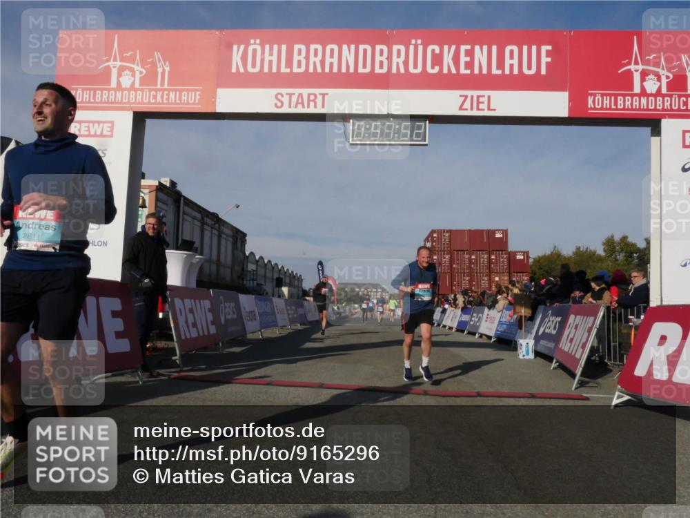 03.10.2025 - Köhlbrandbrückenlauf Matties Gatica Varas http://msf.ph/oto/9165296 03.10.2025 09:57:54 Ziel 1079, 1135, 1265, 3079, 3135, 3136, 3211 meine-sportfotos.de