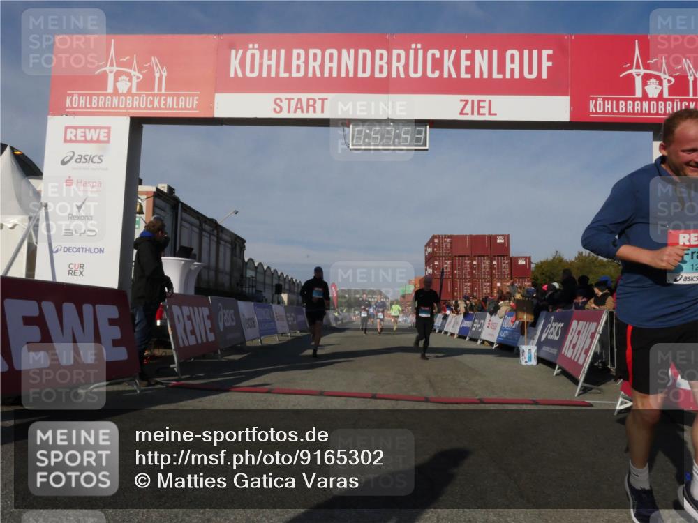 03.10.2025 - Köhlbrandbrückenlauf Matties Gatica Varas http://msf.ph/oto/9165302 03.10.2025 09:57:55 Ziel 1079, 1135, 3079, 3135, 3136, 3211 meine-sportfotos.de